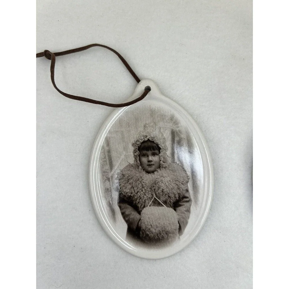 Set Of 3 Vtg Victorian Girls Print Oval White Ceramic X’mas Tree‎ Ornaments